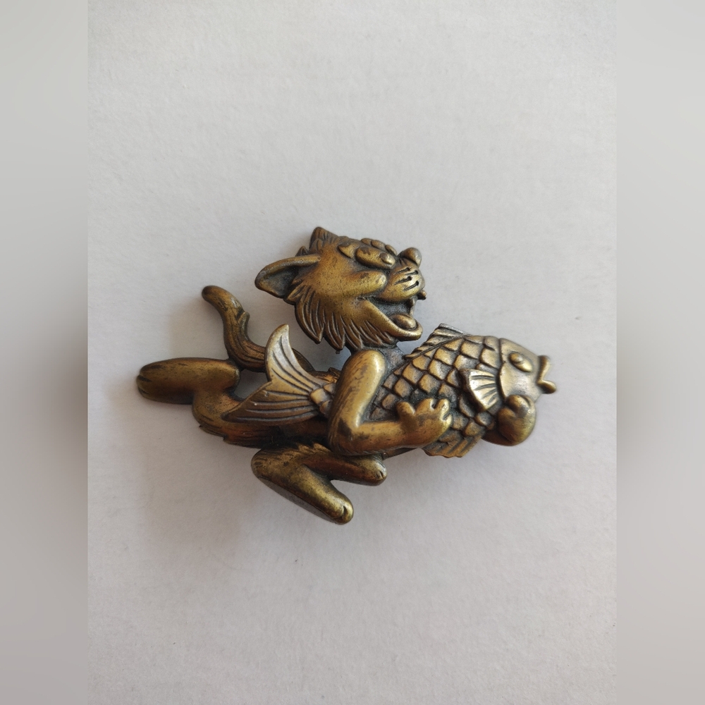 Vintage Signed JJ Jonette Cat With Fish Brooch Pin Moveable Moving Back Legs